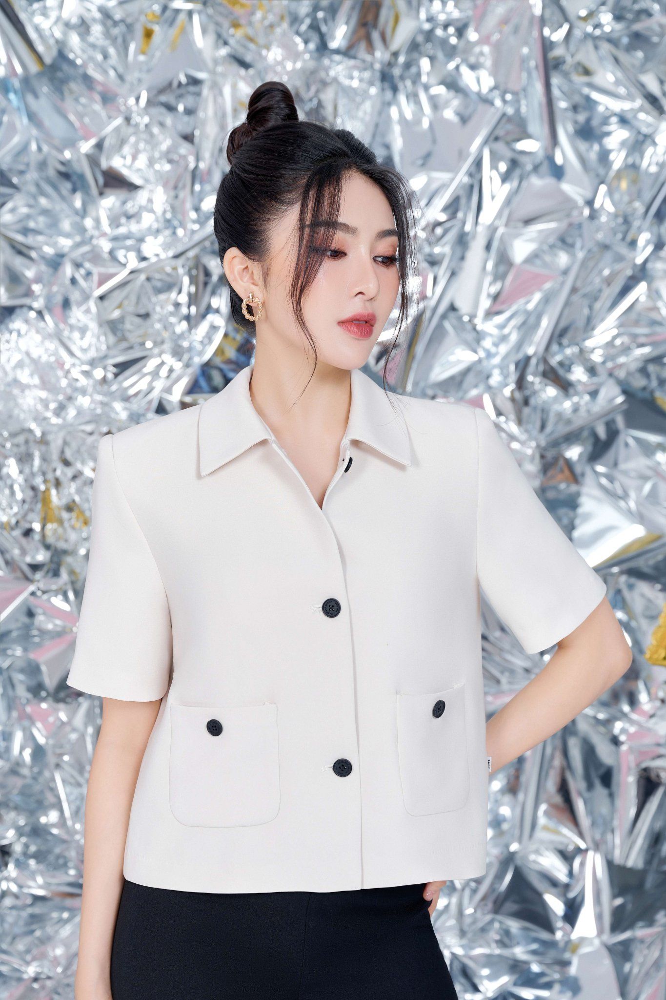 Áo Blazer cổ đức , 2 túi ốp tròn - Image 2